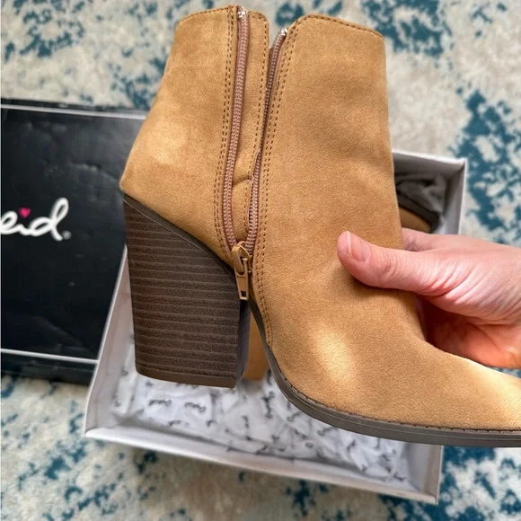 Spring Booties - Picture 3 of 4